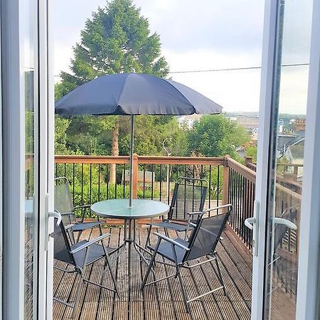 Апартаменты Swindon Old Town Duplex - Entercloud9Sa Экстерьер фото